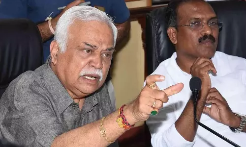 karnataka: कांग्रेस विधायक देशपांडे ने मुफ्तखोरी को खतरनाक बताया