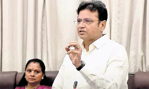 उगादी के बाद एआई सिटी की आधारशिला रखी जाएगी: IT Minister उगादी के बाद एआई सिटी की आधारशिला रखी जाएगी: IT Minister