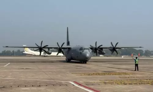 भारत ने भूकंप प्रभावित म्यांमार को राहत सामग्री की पहली खेप भेजी भारत ने भूकंप प्रभावित म्यांमार को राहत सामग्री की पहली खेप भेजी