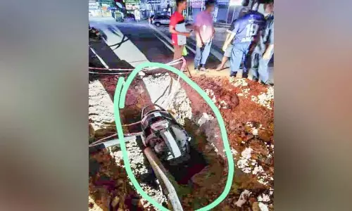 केबल गड्ढा बना खतरे का जाल; अधिकारी चेतावनी संकेत लगाने में विफल रहे
