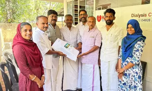 Kerala : बिस्तर पर पड़े मरीजों को प्यार के उपहार दिए गए Kerala : बिस्तर पर पड़े मरीजों को प्यार के उपहार दिए गए