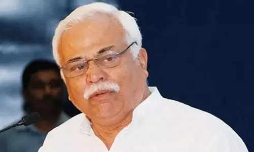 कुछ भी मुफ़्त नहीं मिलना चाहिए: मुफ़्त योजनाएँ ख़तरनाक हैं; आर.वी. देशपांडे की राय कुछ भी मुफ़्त नहीं मिलना चाहिए: मुफ़्त योजनाएँ ख़तरनाक हैं; आर.वी. देशपांडे की राय