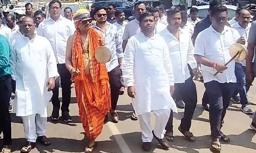 कांग्रेस ने Odisha में विरोध प्रदर्शन के दौरान हिंसा के पीछे भाजपा की साजिश का आरोप लगाया कांग्रेस ने Odisha में विरोध प्रदर्शन के दौरान हिंसा के पीछे भाजपा की साजिश का आरोप लगाया
