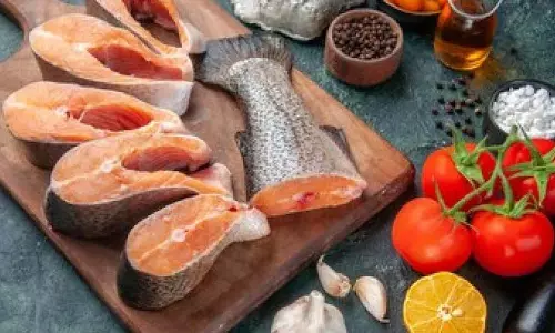Food World : जानें ताजे और बासी मछली की पहचान के आसान टिप्स