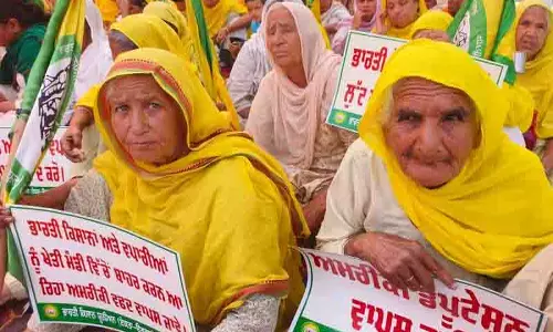 किसान यूनियनों ने संयुक्त आंदोलन किया, US दबाव के आगे झुकने के लिए केंद्र की आलोचना की