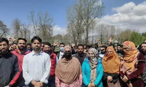 व्यावसायिक शिक्षकों ने Kashmir में ‘व्यवस्थागत अन्याय’ के खिलाफ अनिश्चितकालीन हड़ताल की शपथ ली व्यावसायिक शिक्षकों ने Kashmir में ‘व्यवस्थागत अन्याय’ के खिलाफ अनिश्चितकालीन हड़ताल की शपथ ली