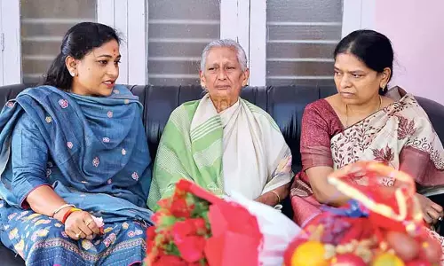 Andhra: सरकार डॉ. सुधाकर के परिवार के साथ खड़ी रहेगी Andhra: सरकार डॉ. सुधाकर के परिवार के साथ खड़ी रहेगी