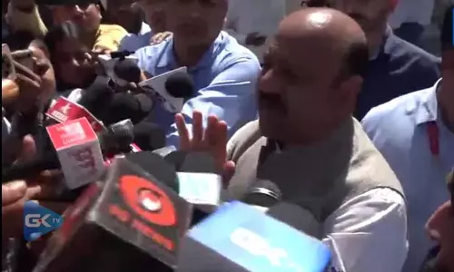 Jammu: उपमुख्यमंत्री ने पाकिस्तान को आतंकवाद छोड़ने की सलाह दी Jammu: उपमुख्यमंत्री ने पाकिस्तान को आतंकवाद छोड़ने की सलाह दी
