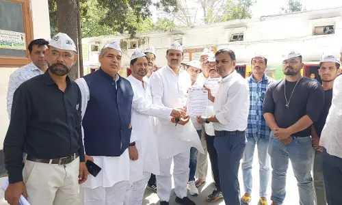 Muzaffarnagar: आम आदमी पार्टी का शराब की बिक्री पर बंपर ऑफर के खिलाफ विरोध Muzaffarnagar: आम आदमी पार्टी का शराब की बिक्री पर बंपर ऑफर के खिलाफ विरोध