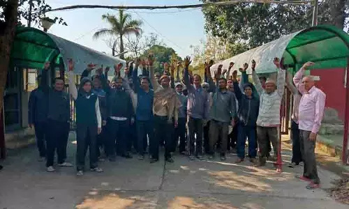 फगवाड़ा MLA ने विधानसभा में JCT के पूर्व कर्मचारियों की चिंताएं उठाईं फगवाड़ा MLA ने विधानसभा में JCT के पूर्व कर्मचारियों की चिंताएं उठाईं