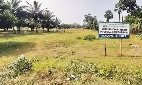 Andhra: नक्कापल्ली ने इस्पात की ओर बढ़ाया पहला कदम Andhra: नक्कापल्ली ने इस्पात की ओर बढ़ाया पहला कदम