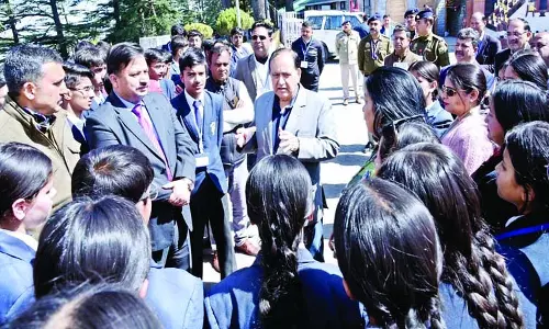 छात्रों को बताया विधानपरिषद का मतलब छात्रों को बताया विधानपरिषद का मतलब