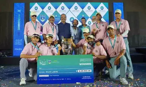 Golf: ऑरो रियल्टी टी9 चैलेंज कप में बंकर बस्टर्स चैंपियन बने Golf: ऑरो रियल्टी टी9 चैलेंज कप में बंकर बस्टर्स चैंपियन बने