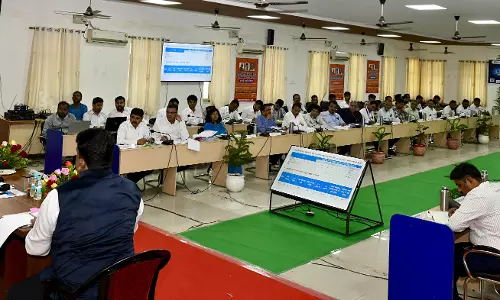 Jaipur : राज्यपाल ने ली जिला स्तरीय अधिकारियों की बैठक