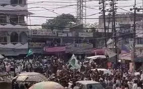 West Bengal: दो समूहों में हिंसा, इंटरनेट बंद, 34 लोग गिरफ्तार West Bengal: दो समूहों में हिंसा, इंटरनेट बंद, 34 लोग गिरफ्तार
