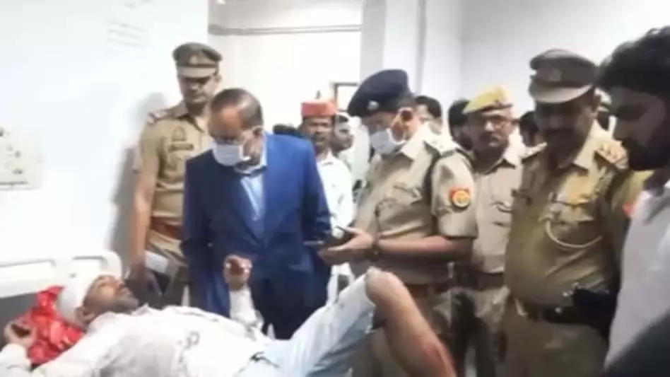 श्रद्धालुओं से भरी बस का टायर फटा, मची चीख पुकार श्रद्धालुओं से भरी बस का टायर फटा, मची चीख पुकार