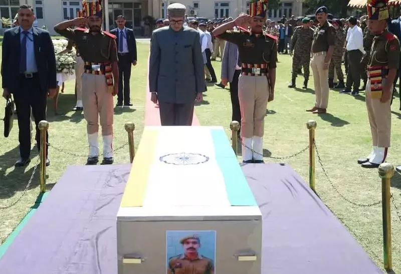 CM, Deputy CM, DGP जम्मू में पुलिस कर्मियों के पुष्पांजलि समारोह में शामिल हुए CM, Deputy CM, DGP जम्मू में पुलिस कर्मियों के पुष्पांजलि समारोह में शामिल हुए