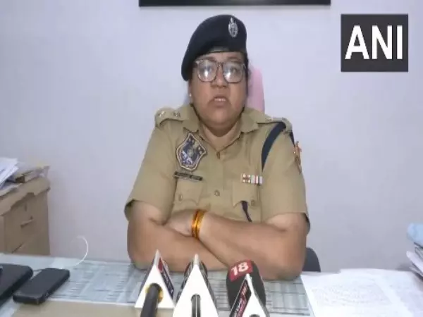 Jaipur में वीर तेजाजी महाराज की प्रतिमा को नुकसान पहुंचाने के आरोप में व्यक्ति गिरफ्तार Jaipur में वीर तेजाजी महाराज की प्रतिमा को नुकसान पहुंचाने के आरोप में व्यक्ति गिरफ्तार