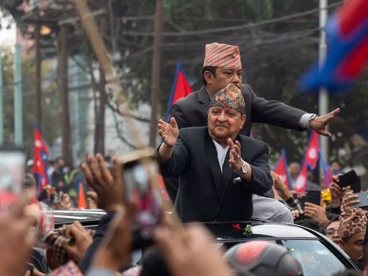 Nepal के पूर्व राजा पर जुर्माना, हिंसक हुआ विरोध प्रदर्शन – जानें पूरा मामला Nepal के पूर्व राजा पर जुर्माना, हिंसक हुआ विरोध प्रदर्शन – जानें पूरा मामला
