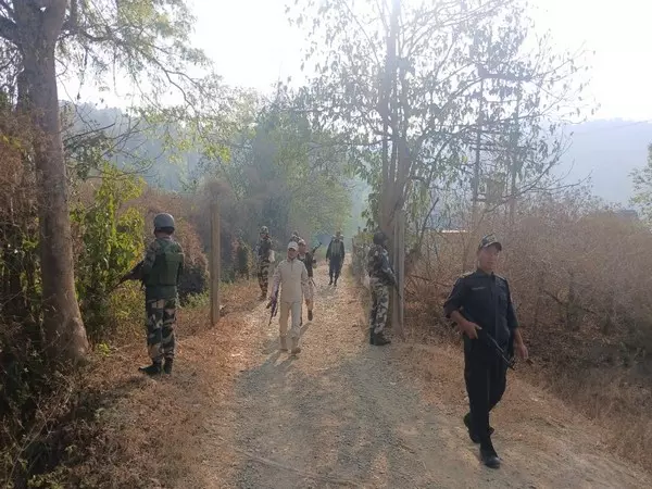 Manipur: सुरक्षा बलों ने विभिन्न जिलों में तलाशी अभियान चलाया, इलाके पर कब्ज़ा किया Manipur: सुरक्षा बलों ने विभिन्न जिलों में तलाशी अभियान चलाया, इलाके पर कब्ज़ा किया