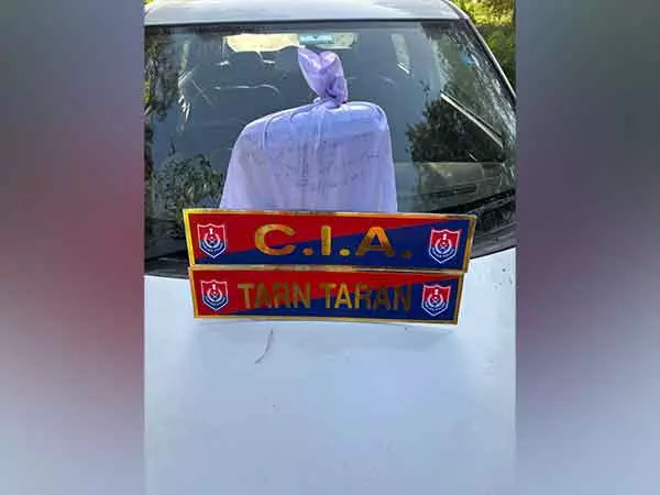 Tarn Taran Police ने नार्को-तस्करी नेटवर्क का भंडाफोड़ किया, दो गिरफ्तार Tarn Taran Police ने नार्को-तस्करी नेटवर्क का भंडाफोड़ किया, दो गिरफ्तार