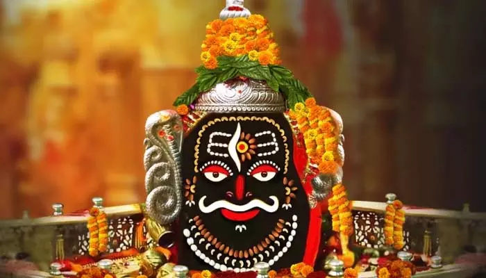 Ujjain : गुड़ी पड़वा पर महाकाल का विशेष अभिषेक Ujjain : गुड़ी पड़वा पर महाकाल का विशेष अभिषेक