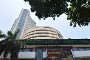 मार्केट आउटलुक: यूएस टैरिफ, पीएमआई, ऑटो सेल्स और वैश्विक आर्थिक आंकड़ों से तय होगा बाजार का रुझान मार्केट आउटलुक: यूएस टैरिफ, पीएमआई, ऑटो सेल्स और वैश्विक आर्थिक आंकड़ों से तय होगा बाजार का रुझान