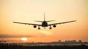 Chennai: लैंडिंग से ठीक पहले फ्लाइट का फटा टायर Chennai: लैंडिंग से ठीक पहले फ्लाइट का फटा टायर