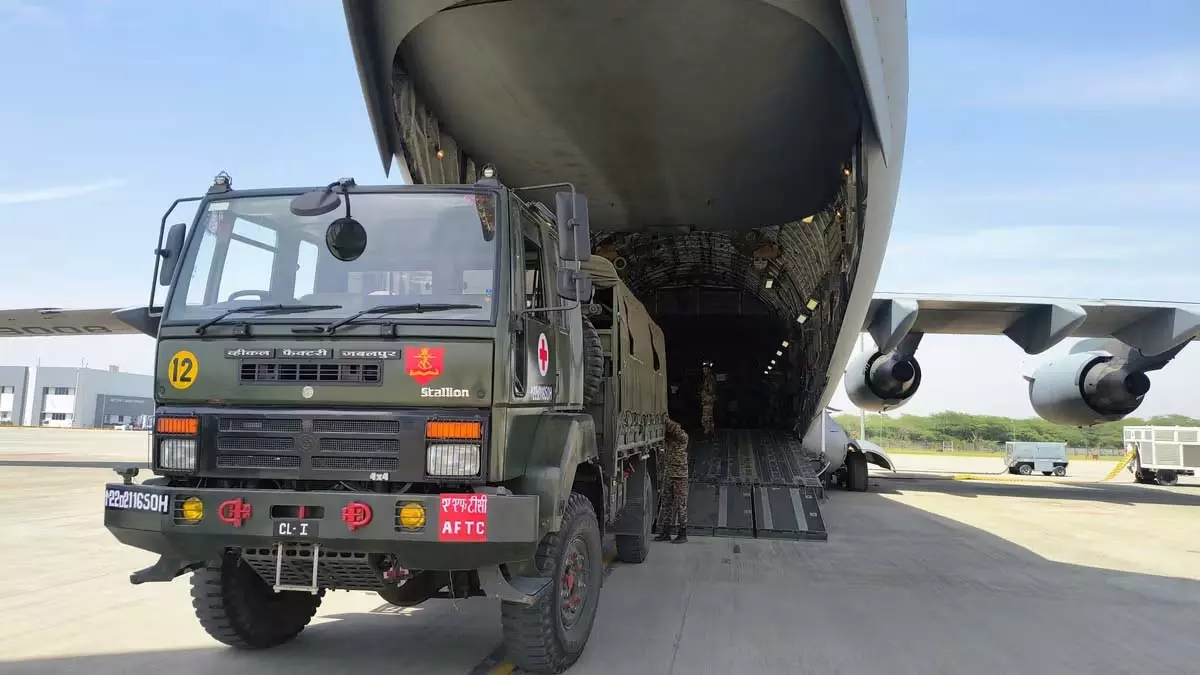 Operation Brahma : आगरा से म्यांमार पहुंची मेडिकल टीम, इतने टन राहत सामग्री भेजी गई Operation Brahma : आगरा से म्यांमार पहुंची मेडिकल टीम, इतने टन राहत सामग्री भेजी गई
