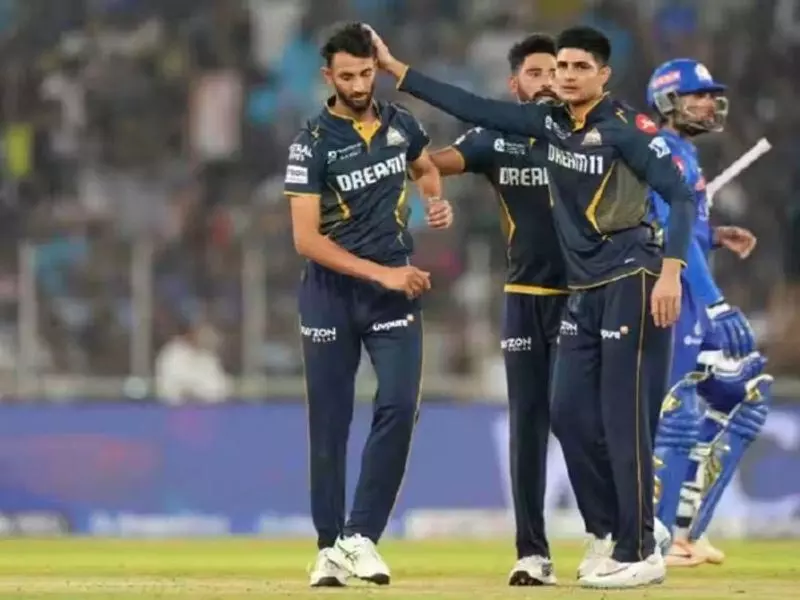 IPL 2025 जीटी के मैदान पर एमआई के खिलाफ प्रिसिध और सुधारन का अजेय प्रदर्शन IPL 2025 जीटी के मैदान पर एमआई के खिलाफ प्रिसिध और सुधारन का अजेय प्रदर्शन