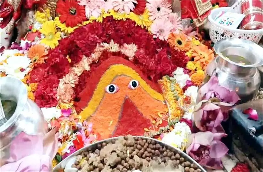 Una : चिंतपूर्णी मंदिर में चैत्र नवरात्र मेले का शुभारंभ, उमड़ी आस्था की लहर Una : चिंतपूर्णी मंदिर में चैत्र नवरात्र मेले का शुभारंभ, उमड़ी आस्था की लहर