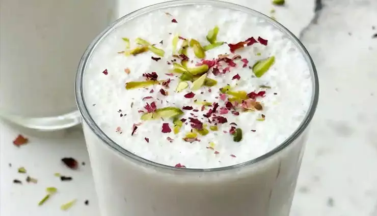 Shahi Lassi: गर्मियों में इस ड्रिंक को पीते ही शरीर को मिलती है ठंडक Shahi Lassi: गर्मियों में इस ड्रिंक को पीते ही शरीर को मिलती है ठंडक