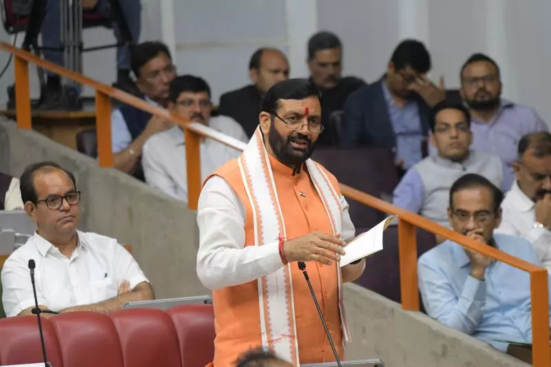 Haryana : धीरेंद्र ब्रह्मचारी के अपर्णा आश्रम को सरकार कैसे चलाएगी Haryana : धीरेंद्र ब्रह्मचारी के अपर्णा आश्रम को सरकार कैसे चलाएगी