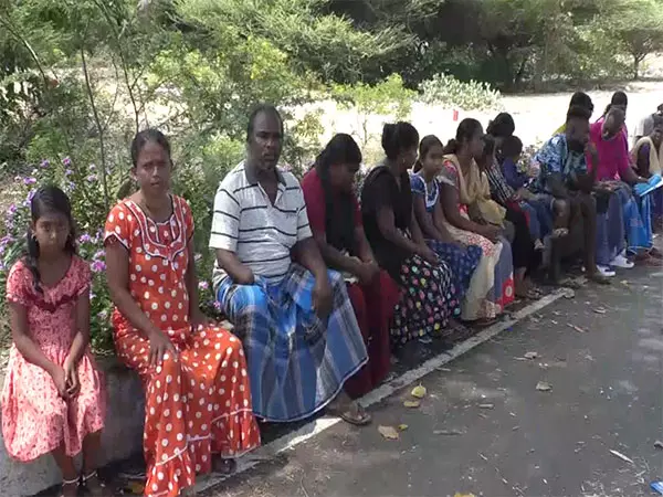 रामेश्वरम में श्रीलंकाई तमिल शरणार्थियों ने केंद्र और Tamil सरकार से उनकी वापसी की सुविधा देने का आग्रह किया रामेश्वरम में श्रीलंकाई तमिल शरणार्थियों ने केंद्र और Tamil सरकार से उनकी वापसी की सुविधा देने का आग्रह किया