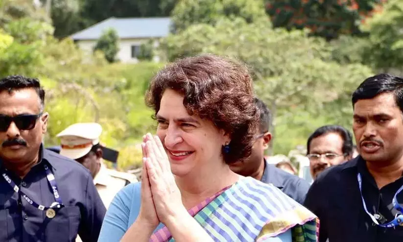 केंद्रीय धन उपलब्ध कराने के लिए हस्तक्षेप करेंगी - Priyanka Gandhi केंद्रीय धन उपलब्ध कराने के लिए हस्तक्षेप करेंगी - Priyanka Gandhi