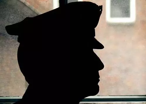 ट्रेन से टकराकर मरे व्यक्ति के पर्स से पैसे चुराने के आरोप में SI निलंबित ट्रेन से टकराकर मरे व्यक्ति के पर्स से पैसे चुराने के आरोप में SI निलंबित