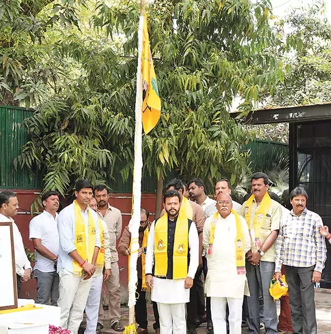 Andhra: तेलुगु देशम एक ऐसी पार्टी है जो कार्यकर्ताओं को प्राथमिकता देती Andhra: तेलुगु देशम एक ऐसी पार्टी है जो कार्यकर्ताओं को प्राथमिकता देती