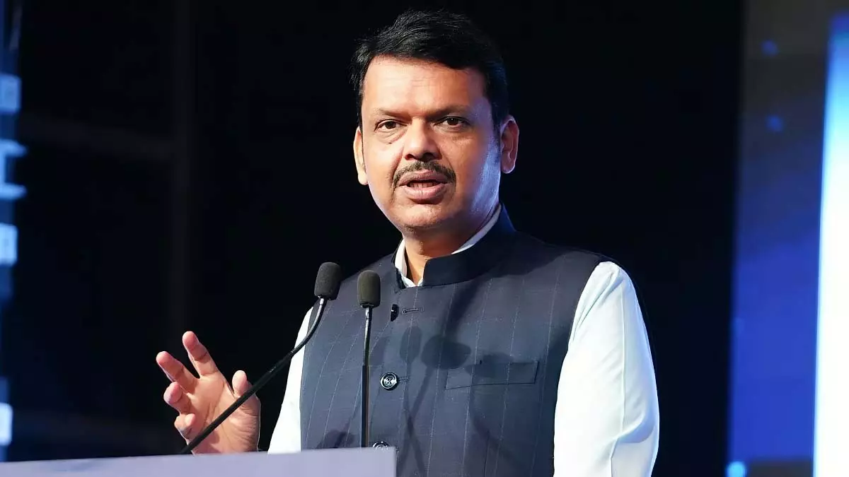 मुख्यमंत्री देवेंद्र फडणवीस ने राज्य विभागों की निर्माण संबंधी शक्तियों में कटौती की मुख्यमंत्री देवेंद्र फडणवीस ने राज्य विभागों की निर्माण संबंधी शक्तियों में कटौती की