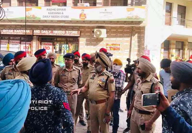 Mohali में घेराबंदी और तलाशी अभियान के बाद चार लोग गिरफ्तार Mohali में घेराबंदी और तलाशी अभियान के बाद चार लोग गिरफ्तार