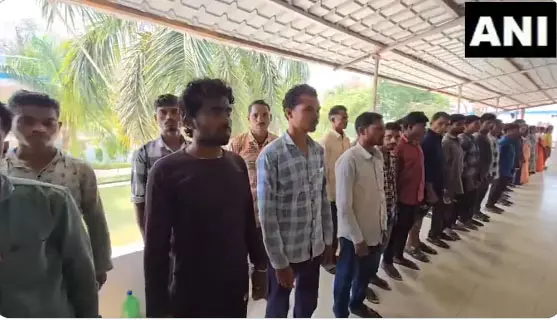 50 नक्सलियों द्वारा हिंसा का रास्ता छोड़ना बहुत हर्ष का विषय : अमित शाह 50 नक्सलियों द्वारा हिंसा का रास्ता छोड़ना बहुत हर्ष का विषय : अमित शाह