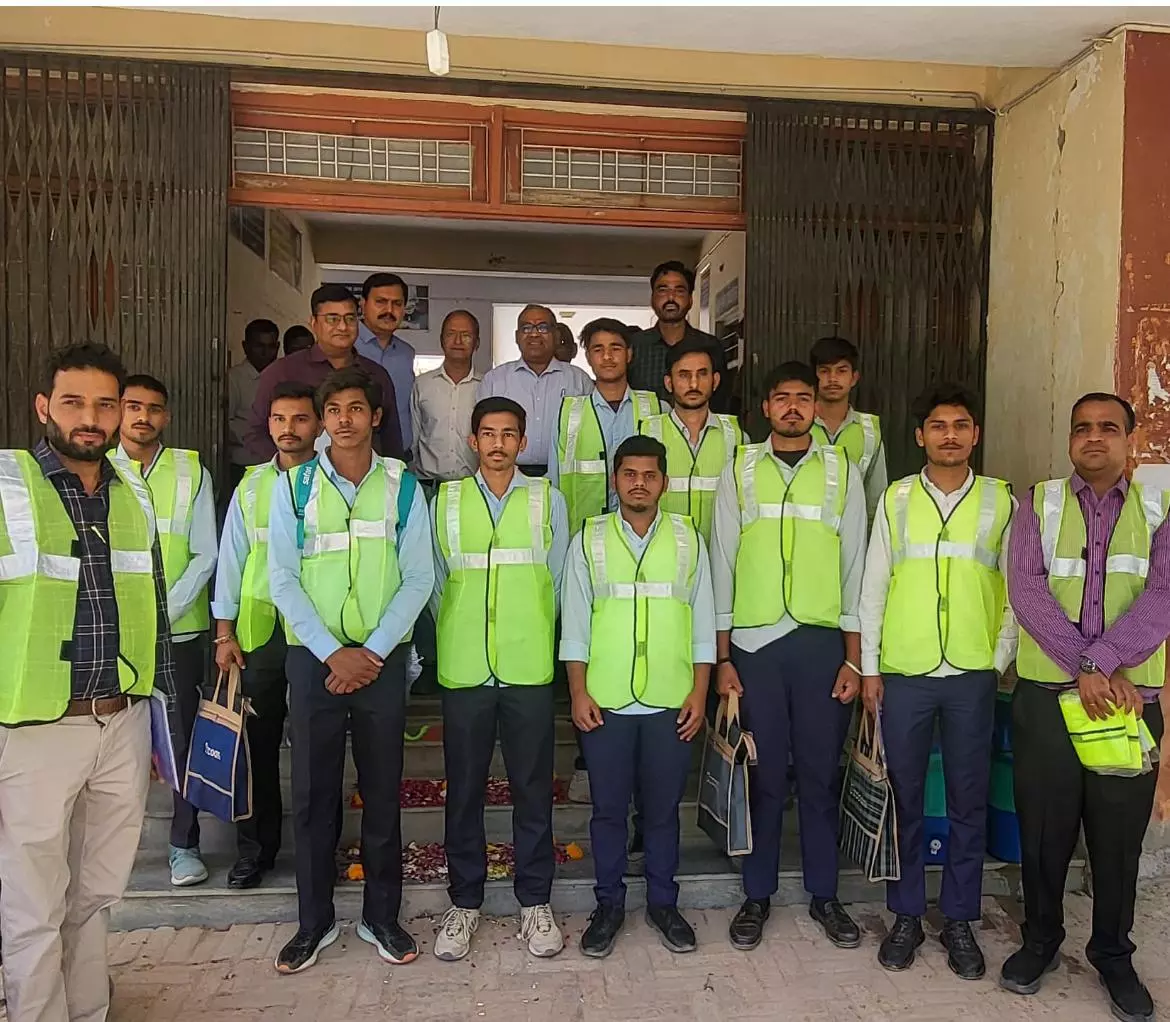 Sri Ganganagar: पीडब्ल्यूडी की नई पहल: सड़क गुणवत्ता निरीक्षण यात्रा श्रीगंगानगर से हुई शुरू Sri Ganganagar: पीडब्ल्यूडी की नई पहल: सड़क गुणवत्ता निरीक्षण यात्रा श्रीगंगानगर से हुई शुरू