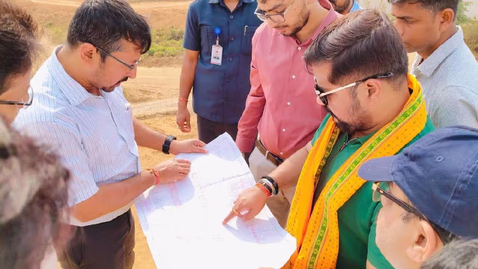 Tripura के मंत्री ने राज्य के सबसे बड़े ईंधन डिपो के तेजी से पूरा होने पर जोर दिया Tripura के मंत्री ने राज्य के सबसे बड़े ईंधन डिपो के तेजी से पूरा होने पर जोर दिया