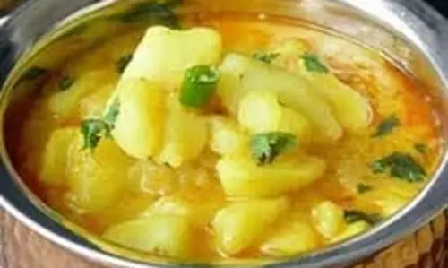 Navratri Special: बिना लहसुन-प्याज के बनाएं आलू की सब्जी