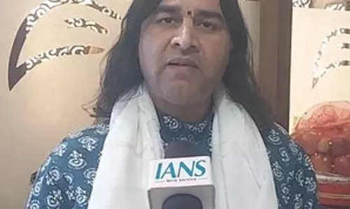 सरकार को वक्फ संशोधन विधेयक पर पीछे नहीं हटना चाहिए : देवकीनंदन ठाकुर