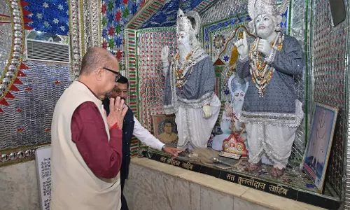 राज्यपाल रमेन डेका ने शदाणी दरबार में पूजा अर्चना की