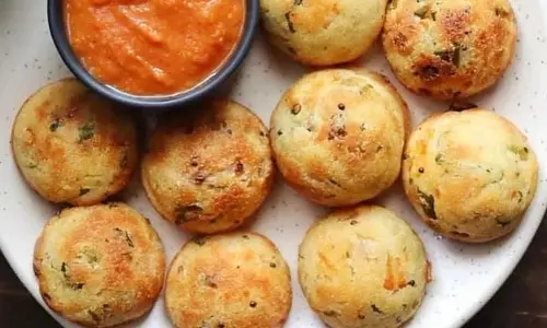 Sooji Appe Recipe: नाश्ते में सर्व करें स्वादिष्ट सूजी के अप्पे, बनाने की विधि है आसान Sooji Appe Recipe: नाश्ते में सर्व करें स्वादिष्ट सूजी के अप्पे, बनाने की विधि है आसान