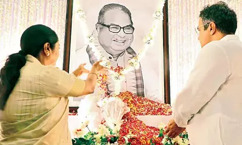 Odisha : कार्यक्रम में शामिल हरिबाबू ने दिवंगत नेता की सेवाओं की प्रशंसा की और उन्हें श्रद्धांजलि दी