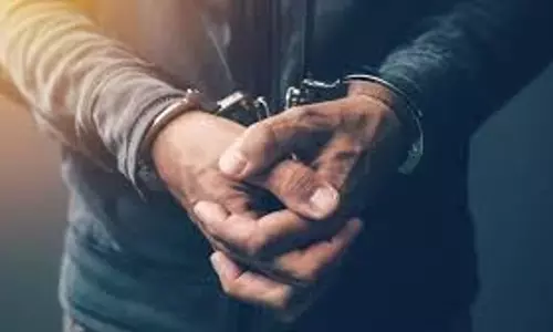 डकैती के दौरान व्यक्ति की हत्या के आरोप में 3 लोग गिरफ्तार डकैती के दौरान व्यक्ति की हत्या के आरोप में 3 लोग गिरफ्तार