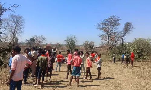 कोयला निकाले रहे दो ग्रामीणों की मौत, मिट्टी धंसने से दबे कोयला निकाले रहे दो ग्रामीणों की मौत, मिट्टी धंसने से दबे