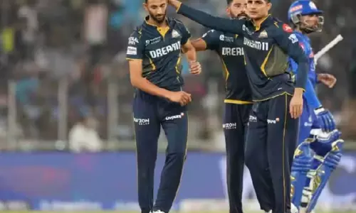 IPL 2025: प्रसिद्ध, सुधारन ने चमक बिखेरी, जीटी ने घरेलू मैदान पर एमआई के खिलाफ अजेय रन जारी रखा